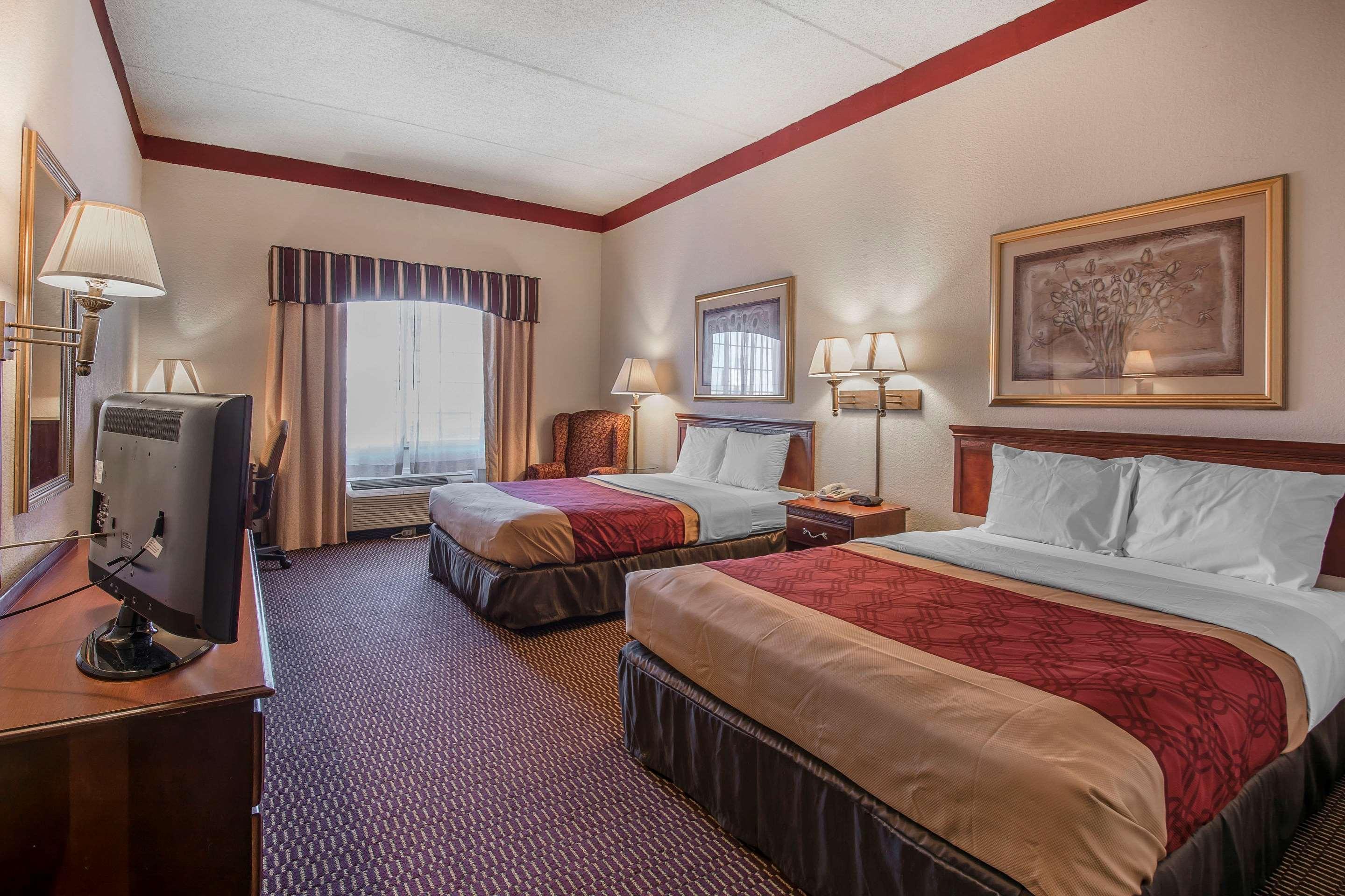 Hotel Econo Inn&suites - 2*