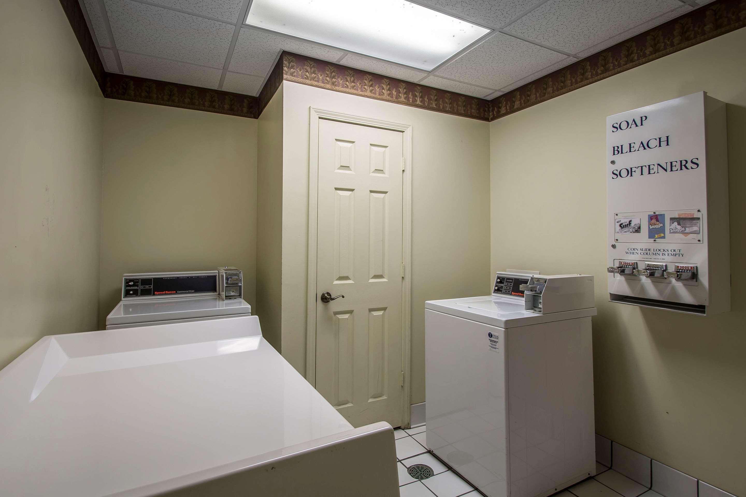 Econo Inn&suites - 2*