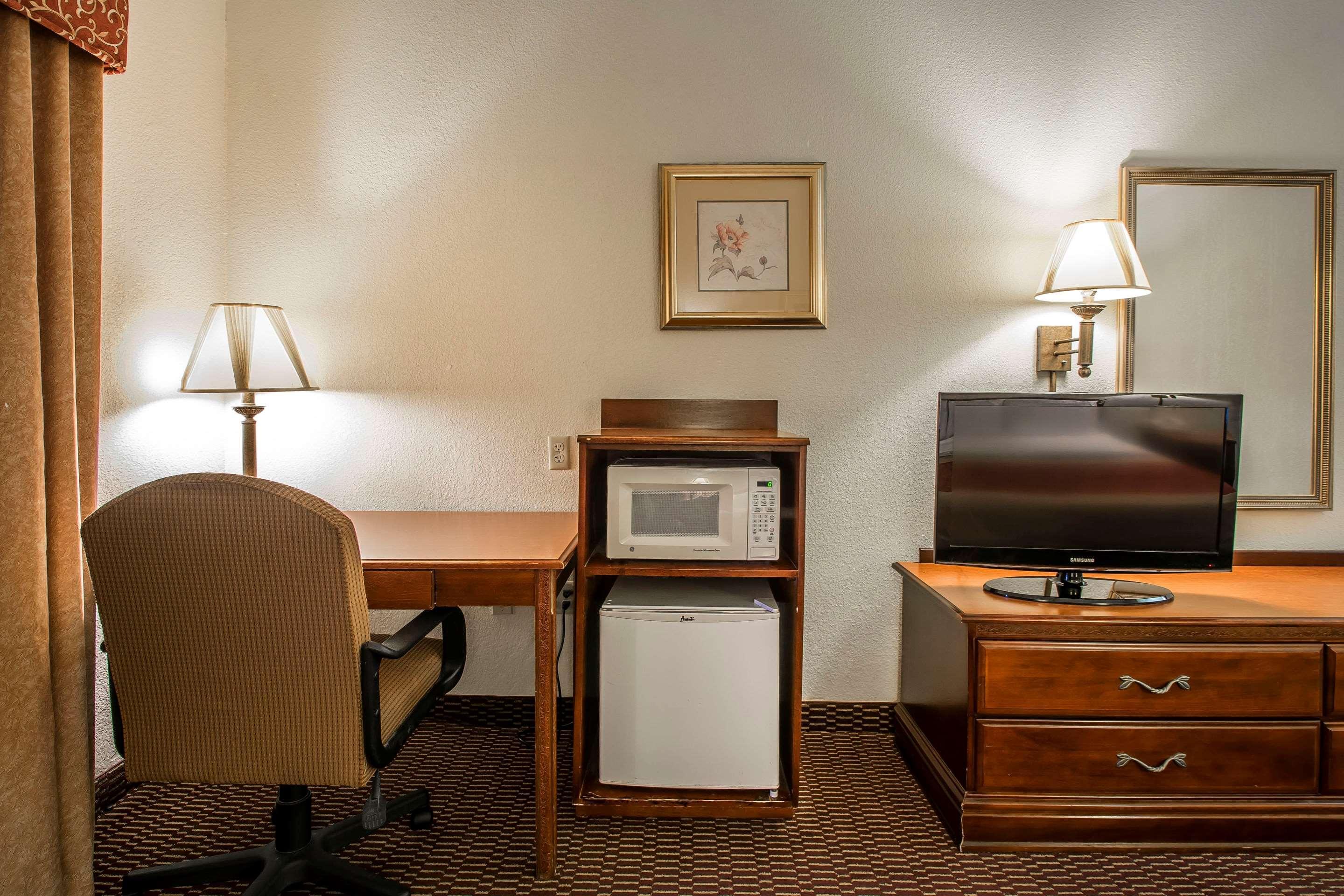 Econo Inn&suites - Hotel
