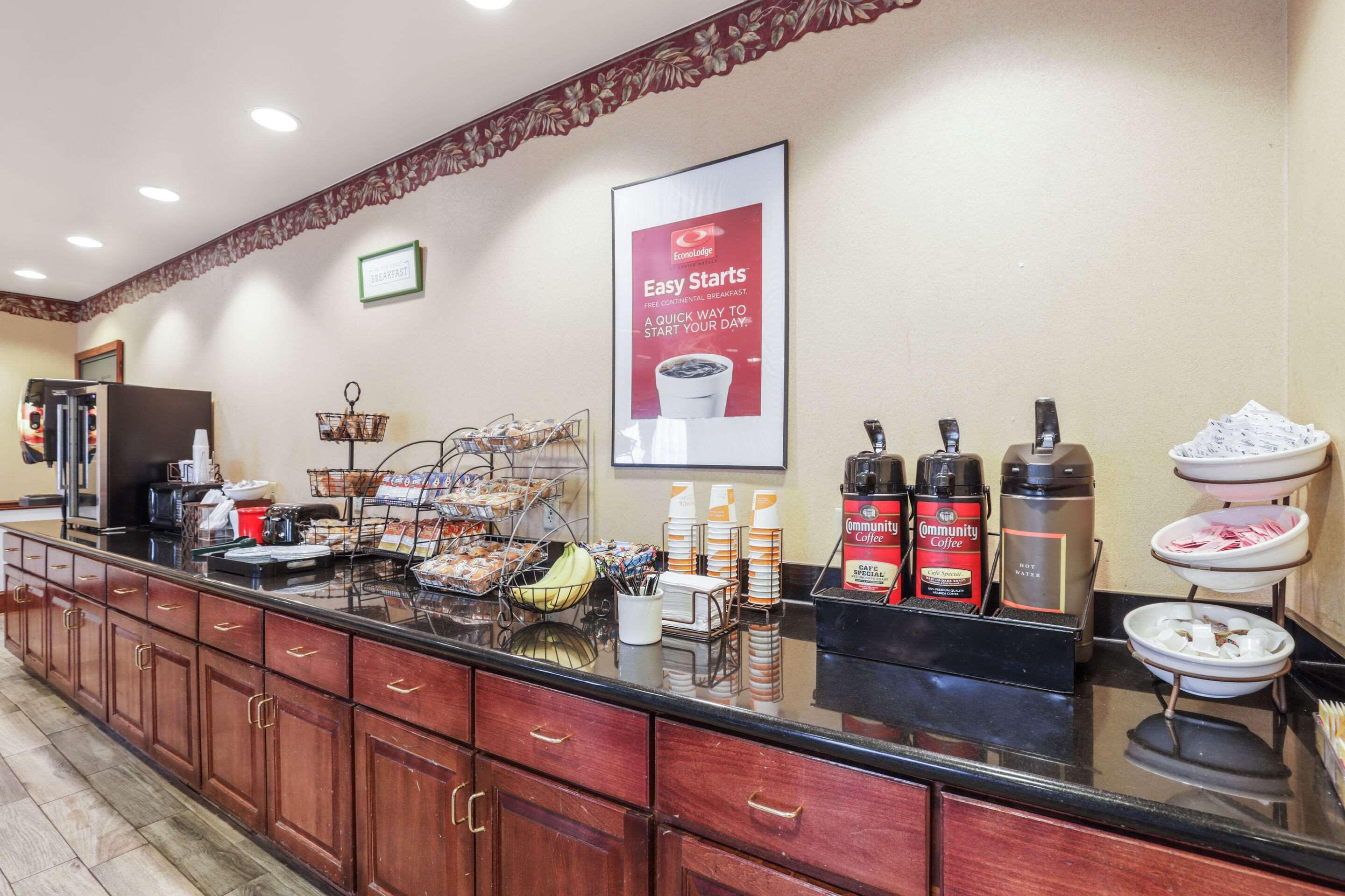 Hotel Econo Inn&suites - 2*