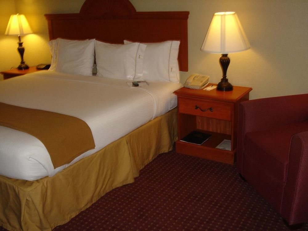 Econo Inn&suites - Hotel 2*